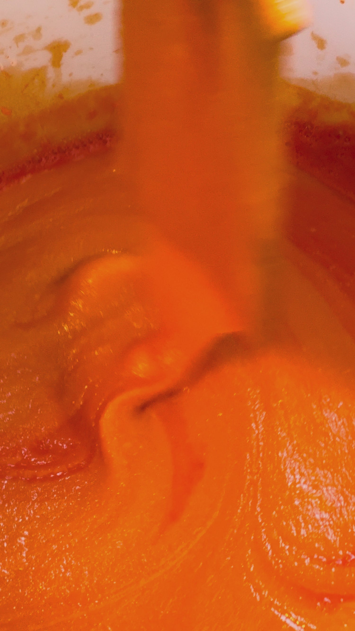 Brightening Turmeric &amp; Peach Scrub with Turmeric Root Extract