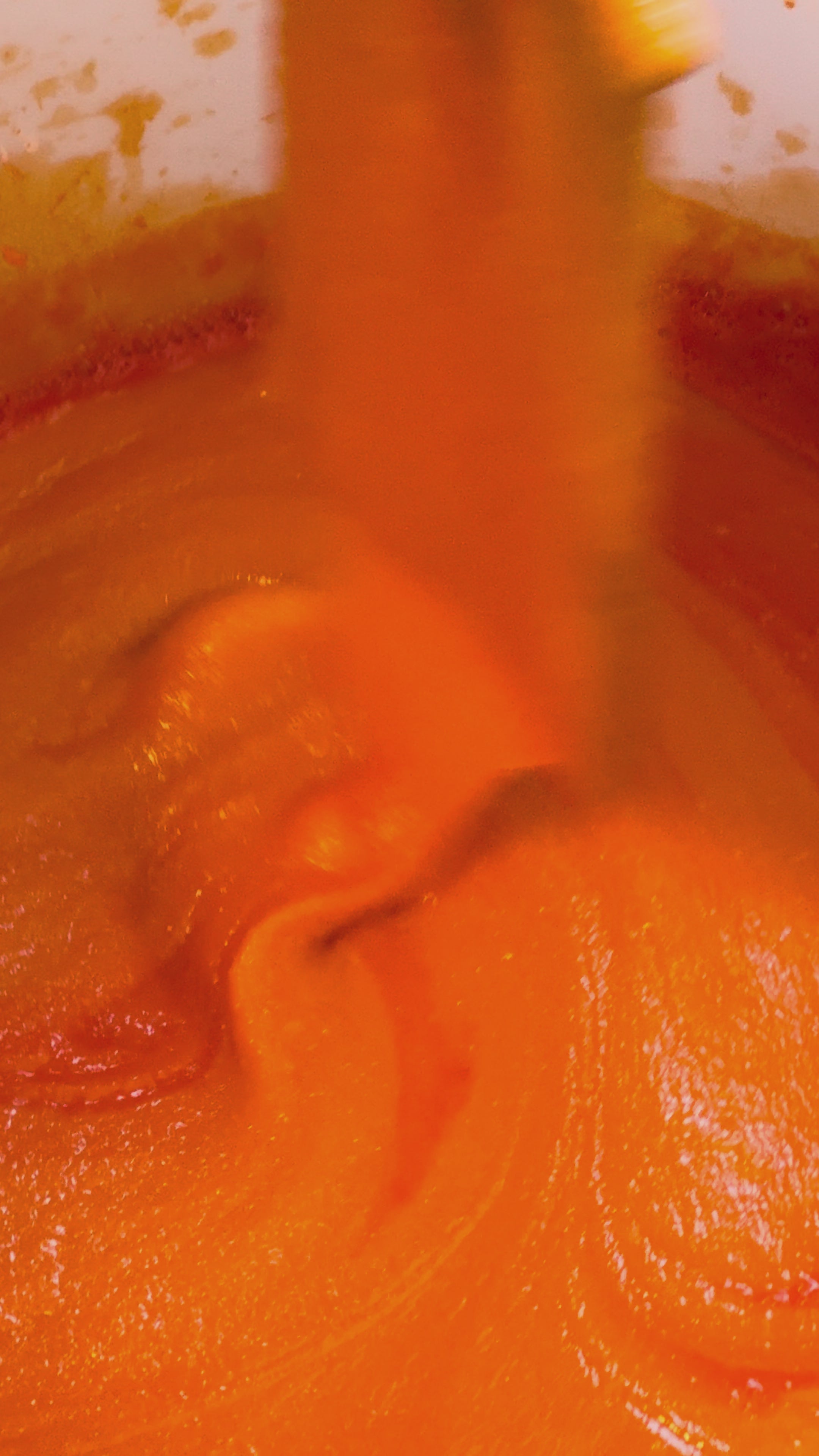 Brightening Turmeric &amp; Peach Body Scrub with Turmeric Root Extract